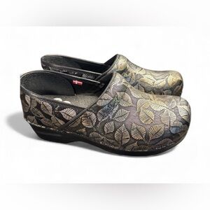 Sanita black and silver Leaf Patterned Women's Clogs size 40